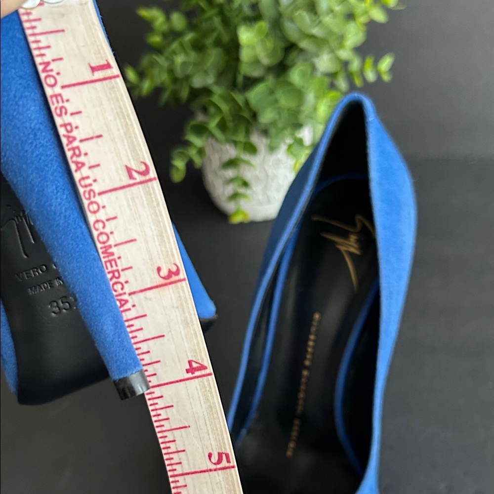 Giuseppe Zanotti Royal Blue Heels with Gold Detail - Picture 9 of 16